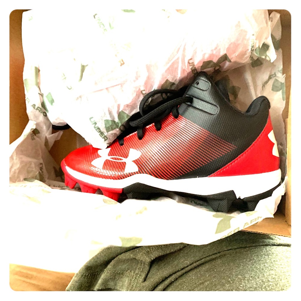 Under Armour Baseball Cleats,brand new,never used!